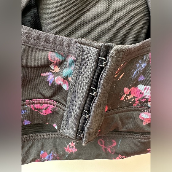 LANE BRYANT / LIVI ACTIVE - Black Floral Print Racer Back Style Sports Bra 22/24 - Picture 7 of 9